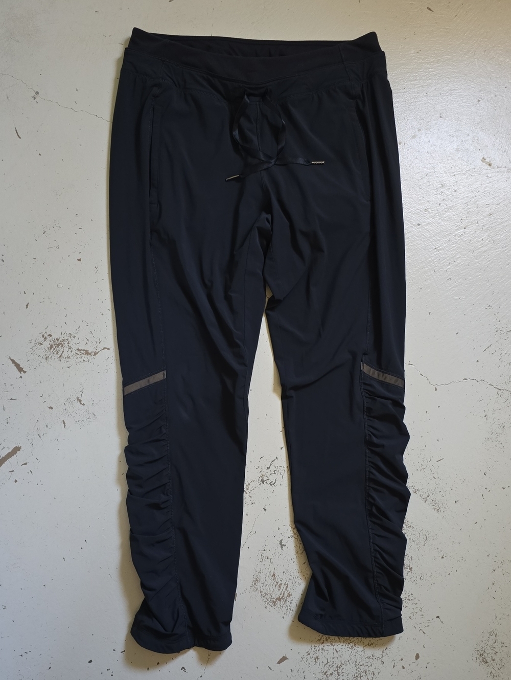 Lululemon Runderful Black Lined  Pants Size 12